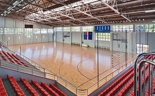 Polivalentna sportska dvorana i bazen, Makarska