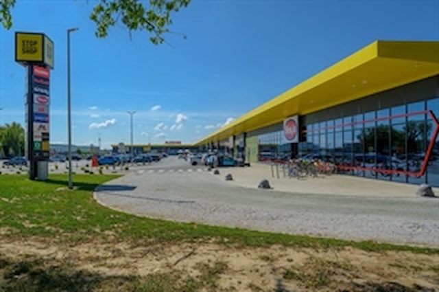 Shopping centre STOP SHOP, Velika Gorica